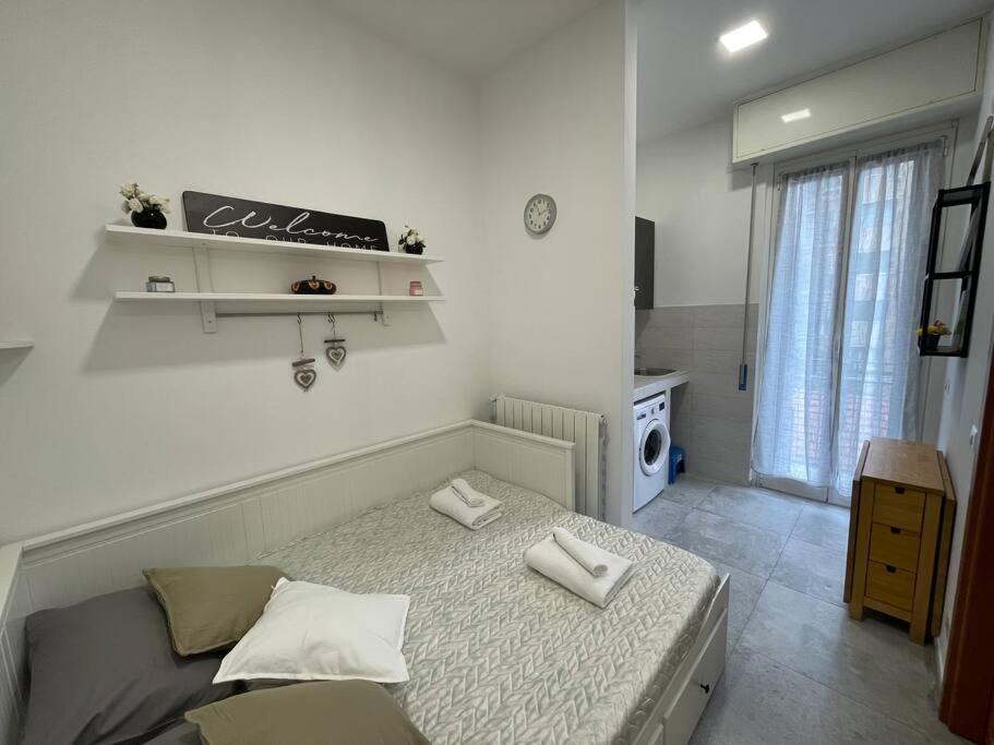 Apartamento Tiny House - 15 Minutes To Duomo Milán Exterior foto