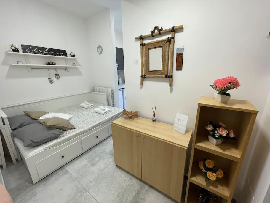 Apartamento Tiny House - 15 Minutes To Duomo Milán Exterior foto